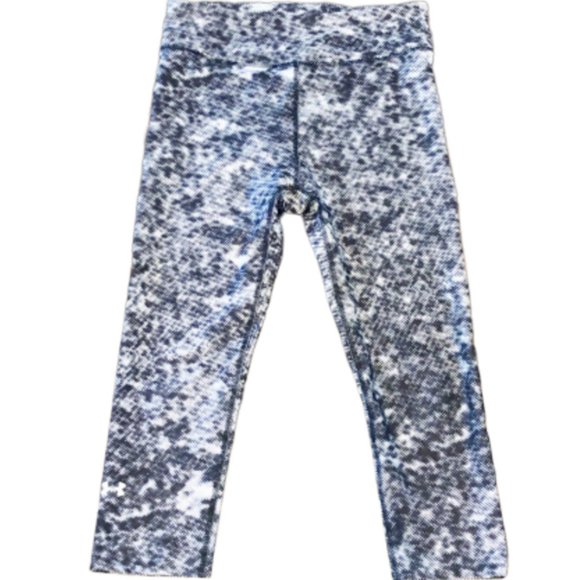 Under Armour Pants - 5/$35 Under Armour Compression Capri Leggings - S